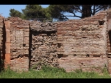 07179 ostia - regio i - insula xii - edificio (i,xii,9) - raum re vom korridor - ostseite - 06-2024.jpg